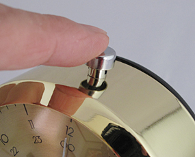 KARLSSON（カールソン）目覚し時計、オランダデザイン「ボタン」