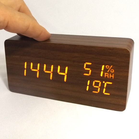 置き時計 目覚まし時計 木目 LED 木製 木目調 アラーム 温度計 湿度計 カレンダー ライト PLUSDECO プラスデコ IAC-5655　(CR-IAC5655)