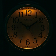 セイコー(SEIKO)  目覚まし時計 アナログ スイープ秒針 スヌーズ 夜でも見える 夜間自動点灯 スタンダード KR518S